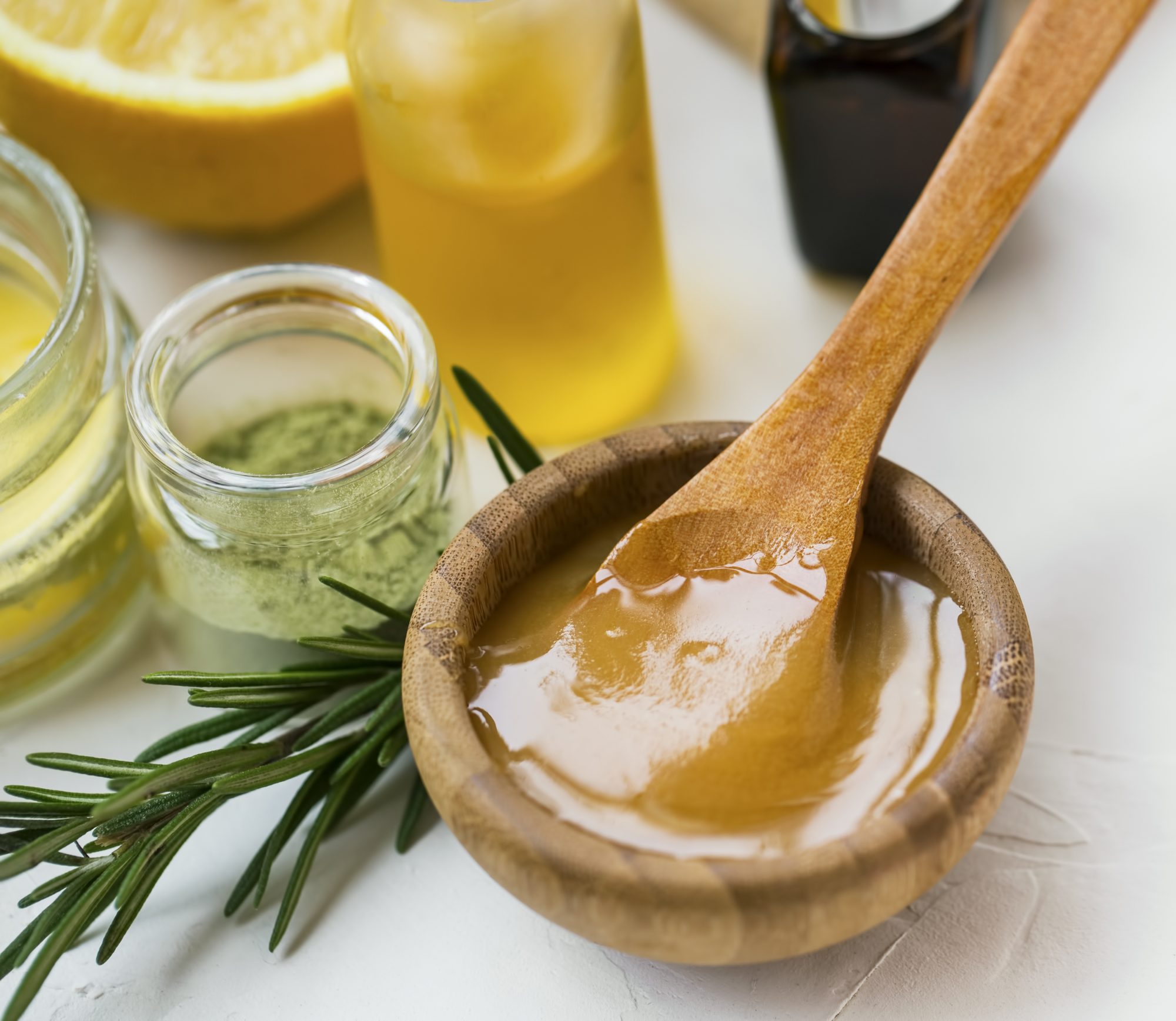 Could manuka honey be effective on collagen scaffolds?