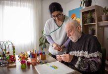 Dementia therapy session through art